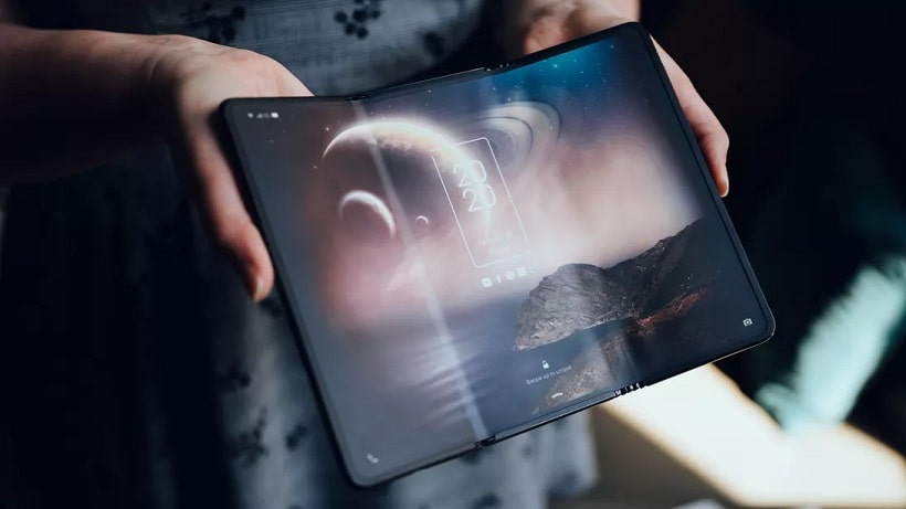 TCL smartphone that can fold three times